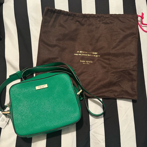 Kate Spade Vibrant Green Crossbody Bag-NWT - Picture 1 of 3
